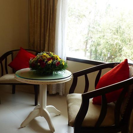 Hotel Highway Garden Kochi Luaran gambar