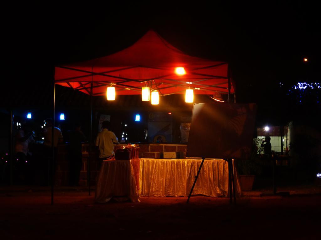 Hotel Highway Garden Kochi Luaran gambar