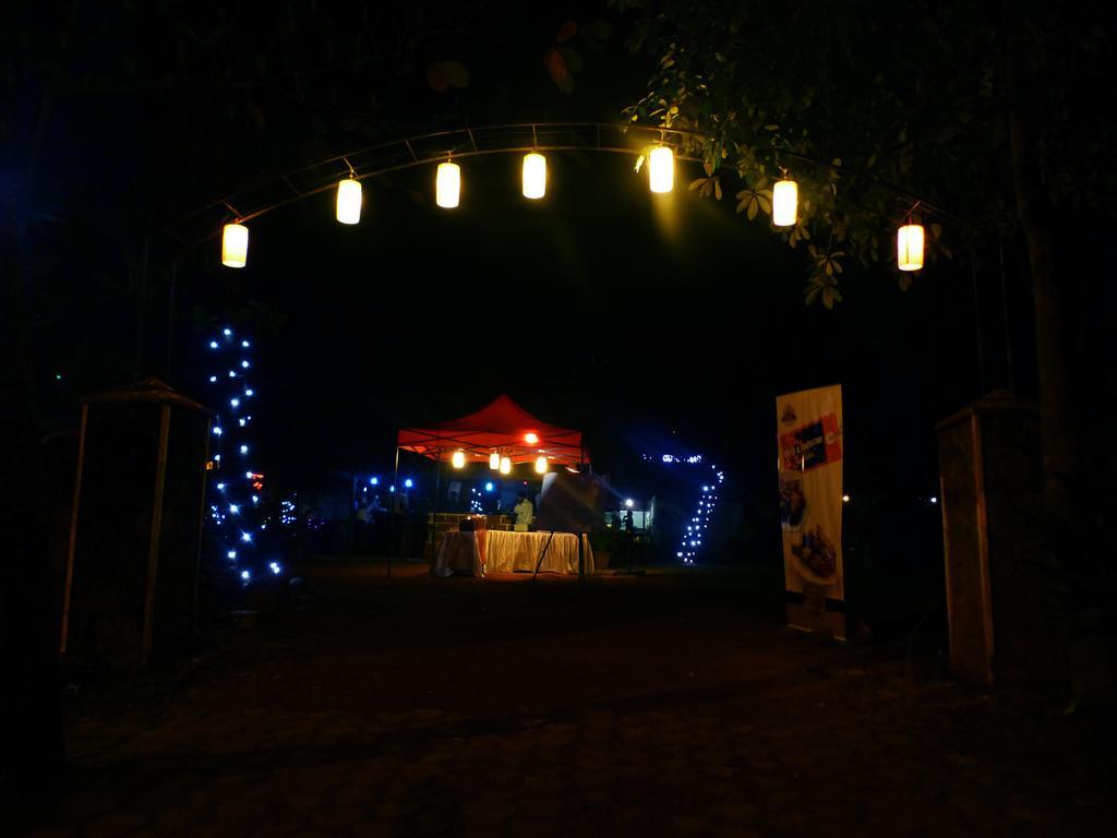 Hotel Highway Garden Kochi Luaran gambar