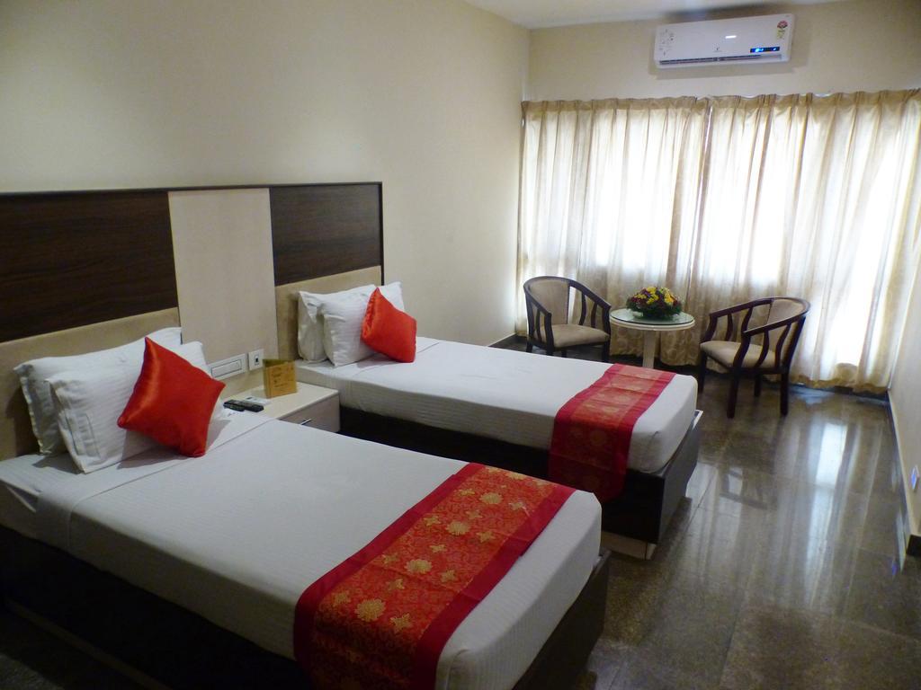 Hotel Highway Garden Kochi Luaran gambar