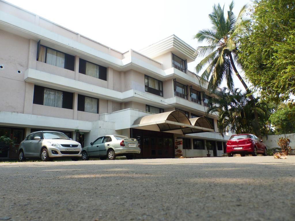 Hotel Highway Garden Kochi Luaran gambar
