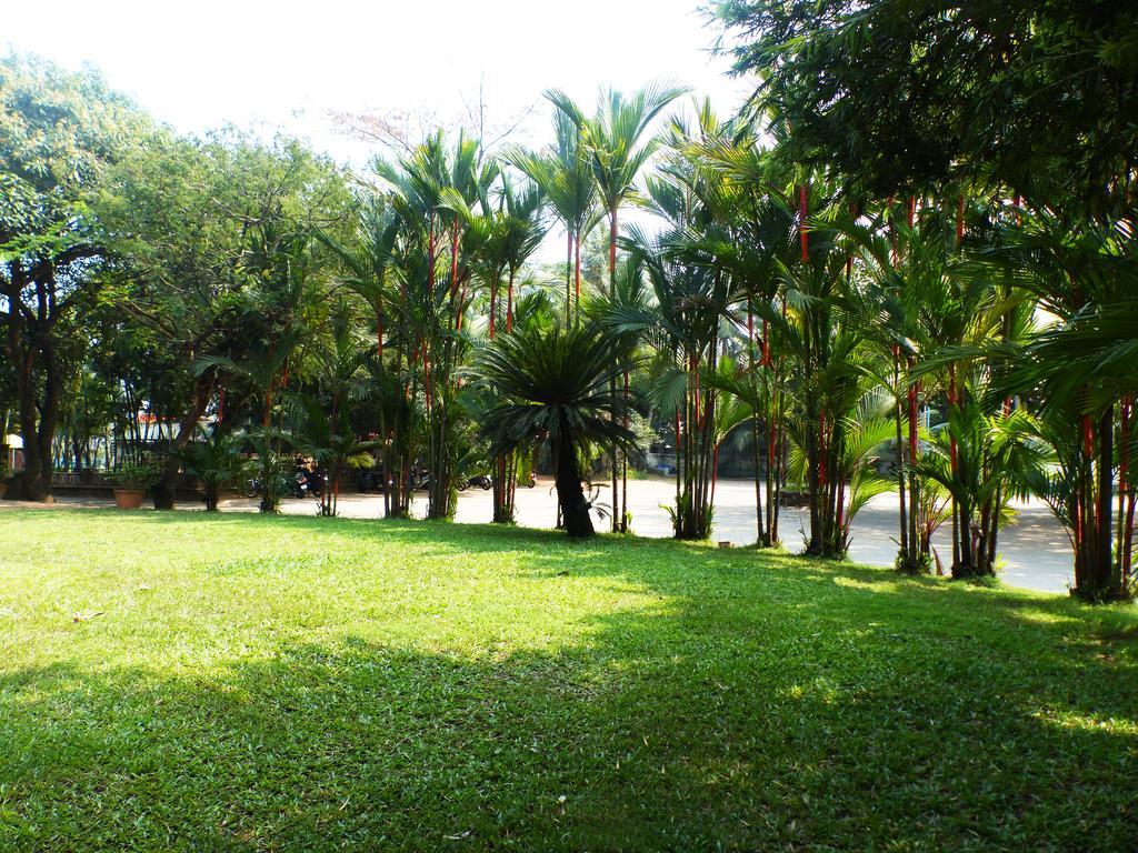 Hotel Highway Garden Kochi Luaran gambar